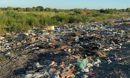 Vecinos de Alto Verde denuncian abandono en la zona del terraplén. Vecinos de Alto Verde denuncian abandono en la zona del terraplén.