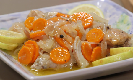 Pollo al escabeche casero. Pollo al escabeche casero.