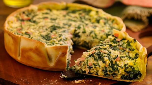 Tarta de acelga en sartén: la receta fácil y lista en 30 minutos.