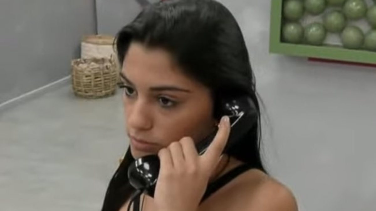 Rosina mandó a placa a uno de sus compañeros por orden del teléfono rojo.