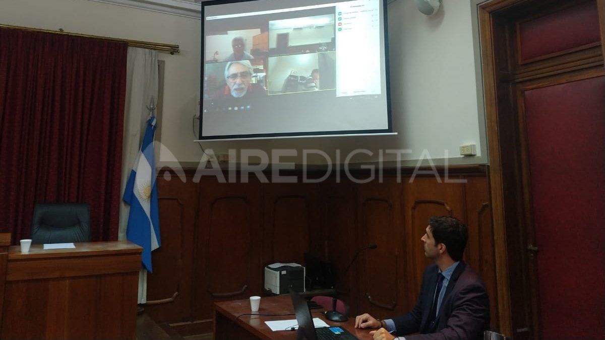 El juez Héctor Gabriel Candioti participa del juicio a través de la plataforma Zoom, al igual que Raúl Berizo, abogado de la madre de Emiliano Arri. 