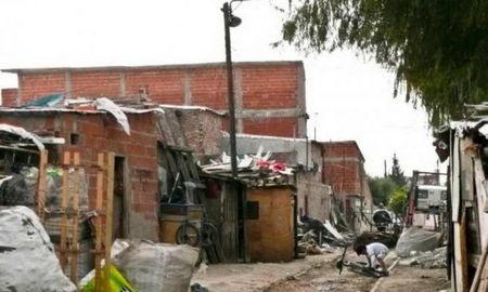 La pandemia del coronavirus y el efecto de la cuarentena fue decisiva para que casi 3.000.000 de personas se sumaran a la pobreza durante el último año. La pandemia del coronavirus y el efecto de la cuarentena fue decisiva para que casi 3.000.000 de personas se sumaran a la pobreza durante el último año.