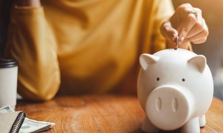 Los 5 principales errores que comete la gente con su dinero. Los 5 principales errores que comete la gente con su dinero.