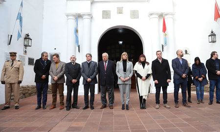 La vicegobernadora de la provincia, Alejandra Rodenas, encabezó este miércoles el acto de conmemoración del 184° aniversario del fallecimiento del Brigadier General Estanislao López. La vicegobernadora de la provincia, Alejandra Rodenas, encabezó este miércoles el acto de conmemoración del 184° aniversario del fallecimiento del Brigadier General Estanislao López.
