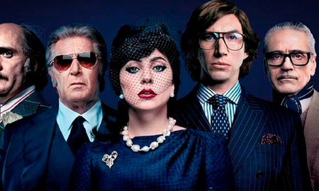 Durante una proyección de House of Gucci, la cual contó con sus estrellas principales Lady Gaga, Salma Hayek, Camille Cottin, Jeremy Irons, Adam Driver y Jared Leto, se habló de distintos aspectos del filmes y de las escenas que nunca vieron la luz, como la de Patrizia y Pina. Durante una proyección de House of Gucci, la cual contó con sus estrellas principales Lady Gaga, Salma Hayek, Camille Cottin, Jeremy Irons, Adam Driver y Jared Leto, se habló de distintos aspectos del filmes y de las escenas que nunca vieron la luz, como la de Patrizia y Pina.