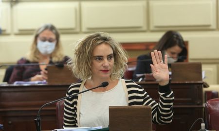 La deuda que el Estado nacional mantiene con la provincia de Santa Fe por la incorrecta deducción de fondos coparticipables sigue preocupando a la dirigencia local. La deuda que el Estado nacional mantiene con la provincia de Santa Fe por la incorrecta deducción de fondos coparticipables sigue preocupando a la dirigencia local.