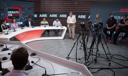 El debate sobre transporte es el tercero que organiza el Grupo AIRE en lo que va de 2024. Previamente se habían discutido las problemáticas de la nocturnidad y del horario corrido en el sector comercial. El debate sobre transporte es el tercero que organiza el Grupo AIRE en lo que va de 2024. Previamente se habían discutido las problemáticas de la nocturnidad y del horario corrido en el sector comercial.