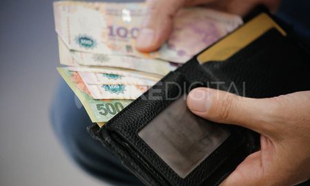 La economía argentina es una de las más golpeadas por la pandemia en la región. La economía argentina es una de las más golpeadas por la pandemia en la región.