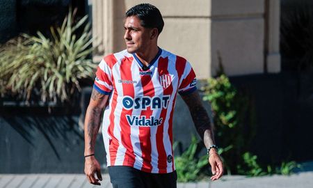 En honor a los 30 años del ascenso a Primera División en 1996, Unión presentó este jueves el diseño de su nueva indumentaria para 2026. En honor a los 30 años del ascenso a Primera División en 1996, Unión presentó este jueves el diseño de su nueva indumentaria para 2026.