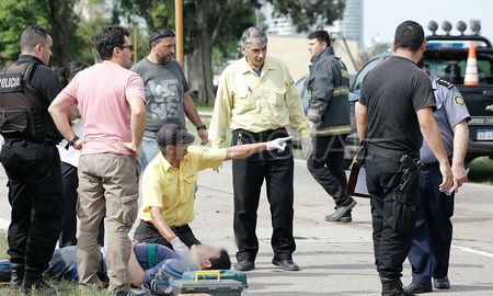 El siniestro se dio en horas de la siesta a la altura del club El Quilla. El siniestro se dio en horas de la siesta a la altura del club El Quilla.