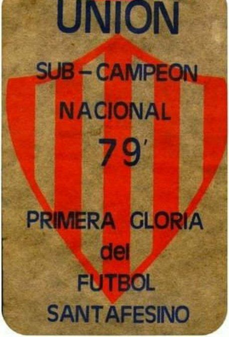 Afiches dedicados a la hazaña conseguida en el Torneo Nacional.