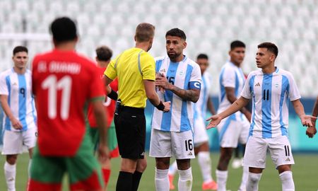 Tras el escándalo en el debut de la Selección Argentina de fútbol en los Juegos Olímpicos, AFA elevará un reclamo a la comisión disciplinaria de la FIFA. Tras el escándalo en el debut de la Selección Argentina de fútbol en los Juegos Olímpicos, AFA elevará un reclamo a la comisión disciplinaria de la FIFA.