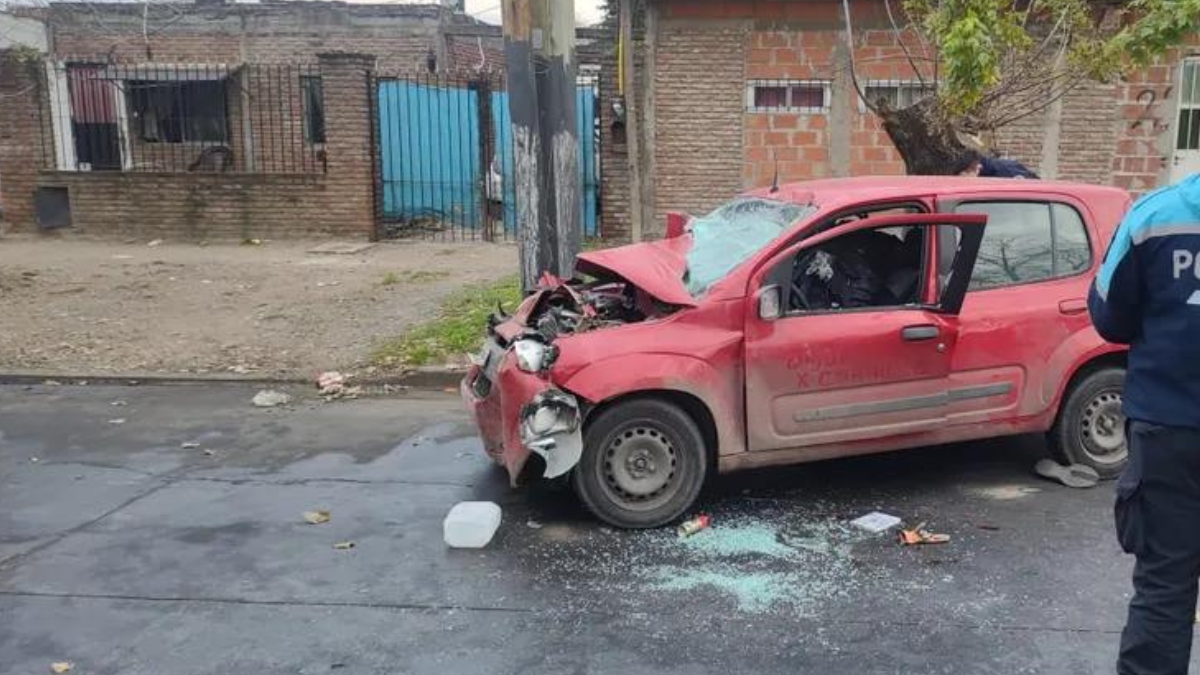 Accidente fatal en la Plata: un joven de 24 años murió al chocar con su auto