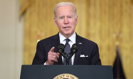 Biden anunció que la semana próxima hará un pedido formal al Congreso estadounidense para que apruebe un segundo paquete financiero de ayuda para Ucrania. Biden anunció que la semana próxima hará un pedido formal al Congreso estadounidense para que apruebe un segundo paquete financiero de ayuda para Ucrania.