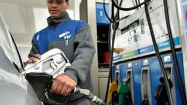 La nafta Súper mostró una baja de precio este lunes en Santa Fe.