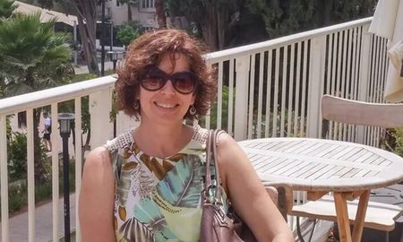 La cuarta víctima fatal fue identificada como Ronit Rudman, quien estaba en su casa en el kibutz de Holit junto a su marido Ronald, cuando ingresaron los terroristas y la asesinaron. La cuarta víctima fatal fue identificada como Ronit Rudman, quien estaba en su casa en el kibutz de Holit junto a su marido Ronald, cuando ingresaron los terroristas y la asesinaron.