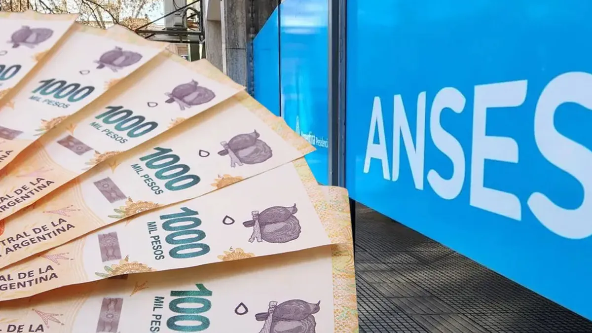 Este bono de $70.000 se otorgará a jubilados y pensionados como refuerzo del haber previsional, aumentando en agosto. Este bono de $70.000 se otorgará a jubilados y pensionados como refuerzo del haber previsional, aumentando en agosto.