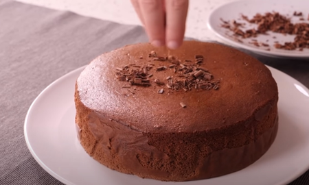 Torta de chocolate sin harina ni azúcar: la receta fácil y rápida para hacer en casa con 3 ingredientes Torta de chocolate sin harina ni azúcar: la receta fácil y rápida para hacer en casa con 3 ingredientes