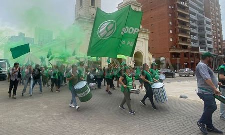 En el marco de la paritaria docente, el Sindicato Argentino de Docentes Particulares (SADOP) anunció este lunes el rechazo contundente a la propuesta salarial del Gobierno. En el marco de la paritaria docente, el Sindicato Argentino de Docentes Particulares (SADOP) anunció este lunes el rechazo contundente a la propuesta salarial del Gobierno.