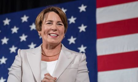 Massachussetts eligió a Maura Healey, la primera gobernadora abiertamente lesbiana de Estados Unidos. Massachussetts eligió a Maura Healey, la primera gobernadora abiertamente lesbiana de Estados Unidos.