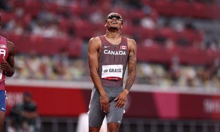 Andre de Grasse se quedó con la medalla de oro en los 200 metros en los Juegos Olímpicos de Tokio. Andre de Grasse se quedó con la medalla de oro en los 200 metros en los Juegos Olímpicos de Tokio.
