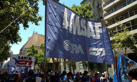 Amsafe podría ir al paro y rechazar la oferta del gobierno en la paritaria docente. Amsafe podría ir al paro y rechazar la oferta del gobierno en la paritaria docente.