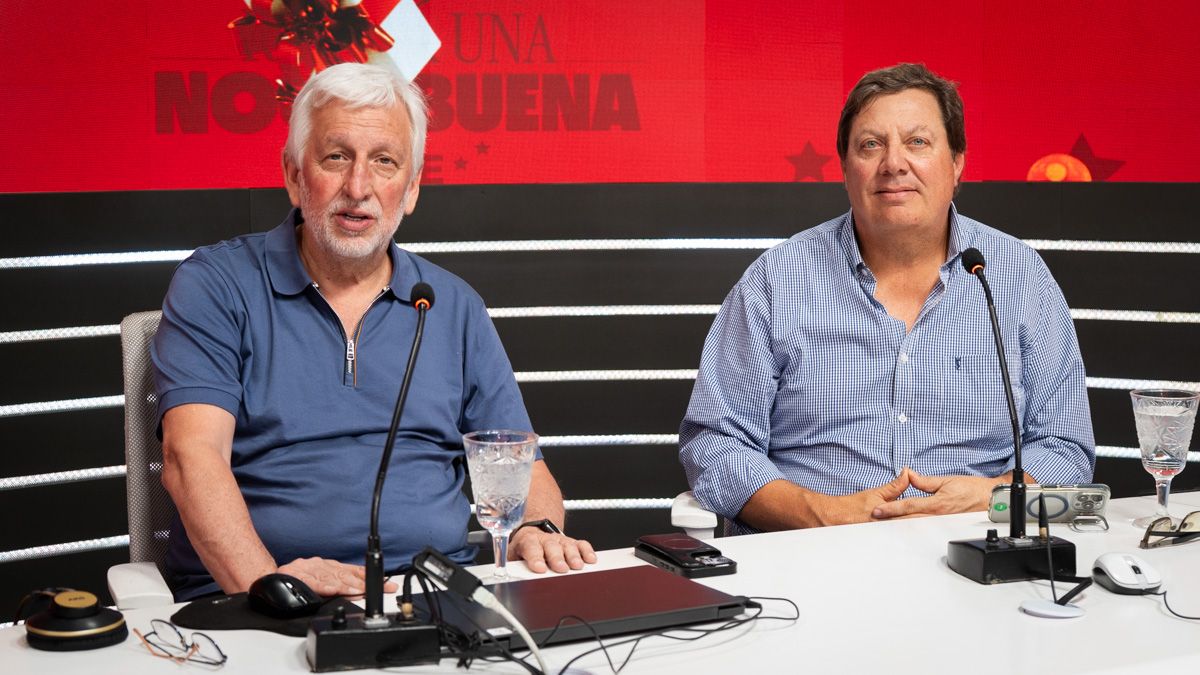 Alejandro Bonazzola, el vicepresidente tercero de Col&oacute;n, junto a Jos&eacute; Alonso, el presidente sabalero.