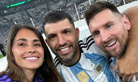 El increíble detalle del Kun en una selfie con Leo Messi y Anto Roccuzzo El increíble detalle del Kun en una selfie con Leo Messi y Anto Roccuzzo