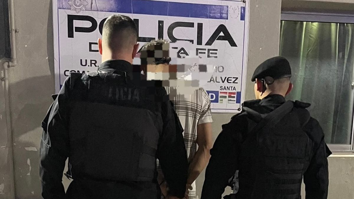 Un sospechoso fue aprehendido tras un operativo policial. Un sospechoso fue aprehendido tras un operativo policial.