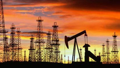 Conflicto en Medio Oriente: el petróleo se mantiene US$100 tras la liberación de barriles de reservas