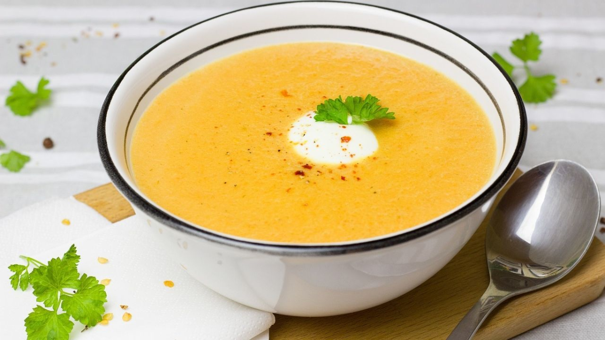 La sopa de zapallo es un plato rico y fácil de preparar en casa, con ingredientes sencillos de conseguir y un paso a paso simple. La sopa de zapallo es un plato rico y fácil de preparar en casa, con ingredientes sencillos de conseguir y un paso a paso simple.
