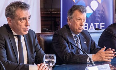 Los jueces integrantes de la Cámara Nacional Electoral, Alberto Dalla Vía y Santiago Corcuera. Los jueces integrantes de la Cámara Nacional Electoral, Alberto Dalla Vía y Santiago Corcuera.