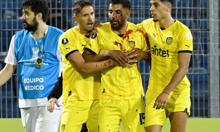 Rosario Central informó que suspendió al hincha que agredió al jugador de Peñarol. Rosario Central informó que suspendió al hincha que agredió al jugador de Peñarol.