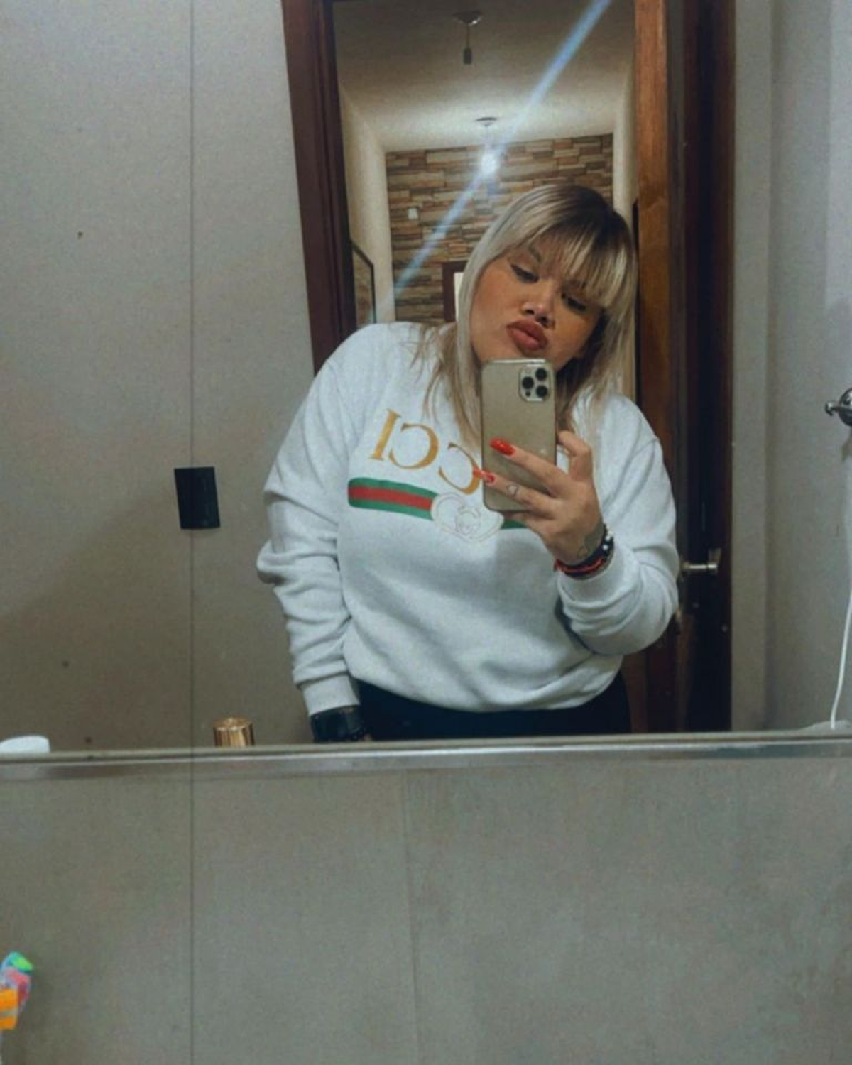 More Rial en el baño de su casa de Córdoba.