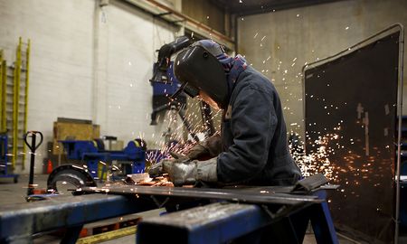 Trabajador de la industria metal&uacute;rgica.