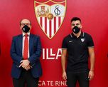 Huevo Acuña llegó al Sevilla a cambio de 10 millones de euros.