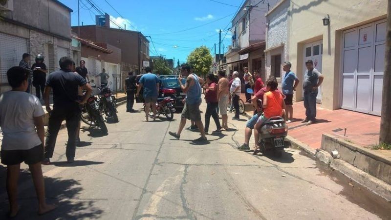 Robo en Ciudadela terminó con un ladrón y un vecino herido