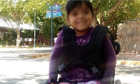 Un chofer de colectivo se negó a llevar a una nena en silla de ruedas porque “molestaba”