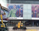 Barcelona comenzó a retirar todas las imágenes de Lionel Messi del Camp Nou, luego de su partida al París Saint-Germain de Francia. Barcelona comenzó a retirar todas las imágenes de Lionel Messi del Camp Nou, luego de su partida al París Saint-Germain de Francia.