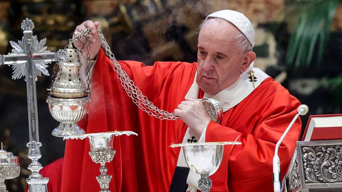 El Papa Francisco celebrará los ritos de la Semana Santa en el llamado altar de la cátedra dentro de la basílica de San Pedro.