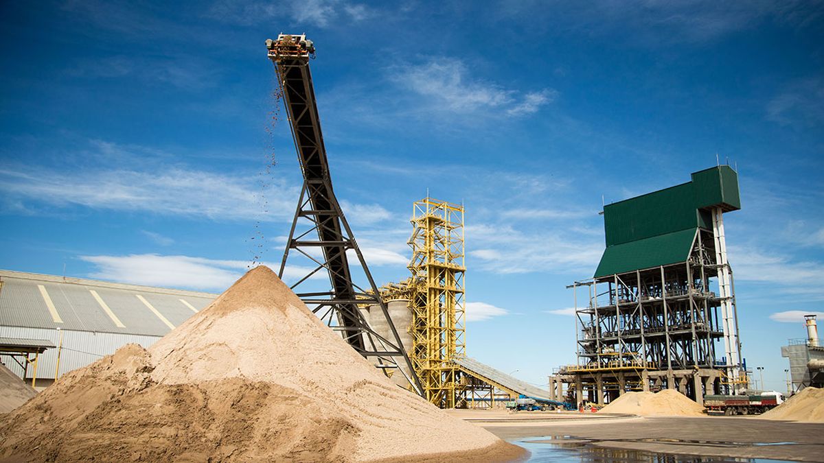 El transporte de arena es un insumo clave para la actividad de Vaca Muerta.