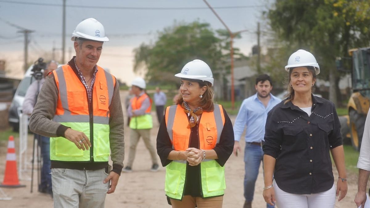 Funcionarios recorrieron el inicio de la obra de red de gas de media presión.