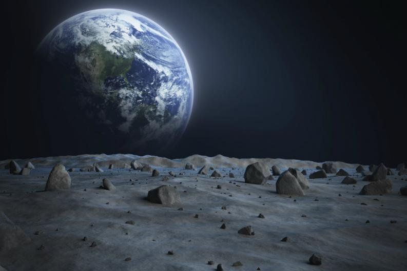 Hallan una de las rocas más antiguas de la Tierra… en la Luna