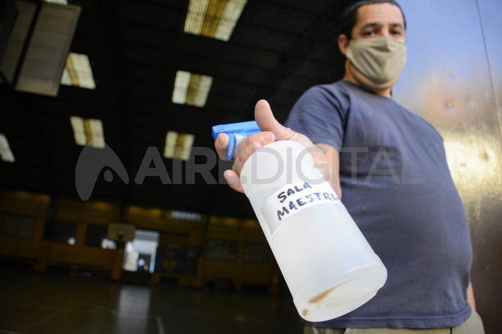 Con protocolos, los estudiantes de los últimos años regresaron a las aulas