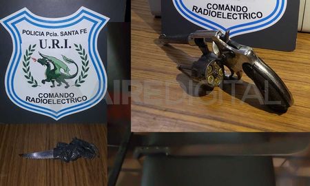 Dos armas blancas y un arma de fuego incautadas en la ciudad de Santa Fe. Dos armas blancas y un arma de fuego incautadas en la ciudad de Santa Fe.