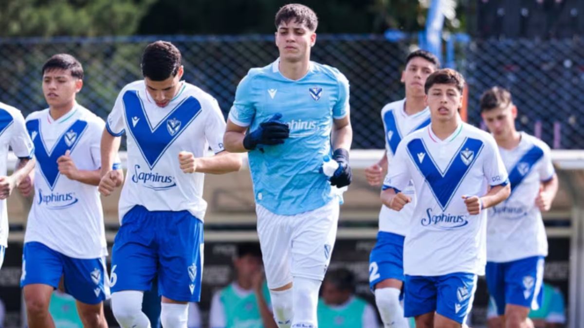 Un jugador de fútbol fue abordado por un grupo de delincuentes que lo golpearon brutalmente y lo hirieron en la cabeza.