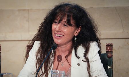 Laura Tarabella, nueva rectora de la Universidad Nacional del Litoral. Laura Tarabella, nueva rectora de la Universidad Nacional del Litoral.