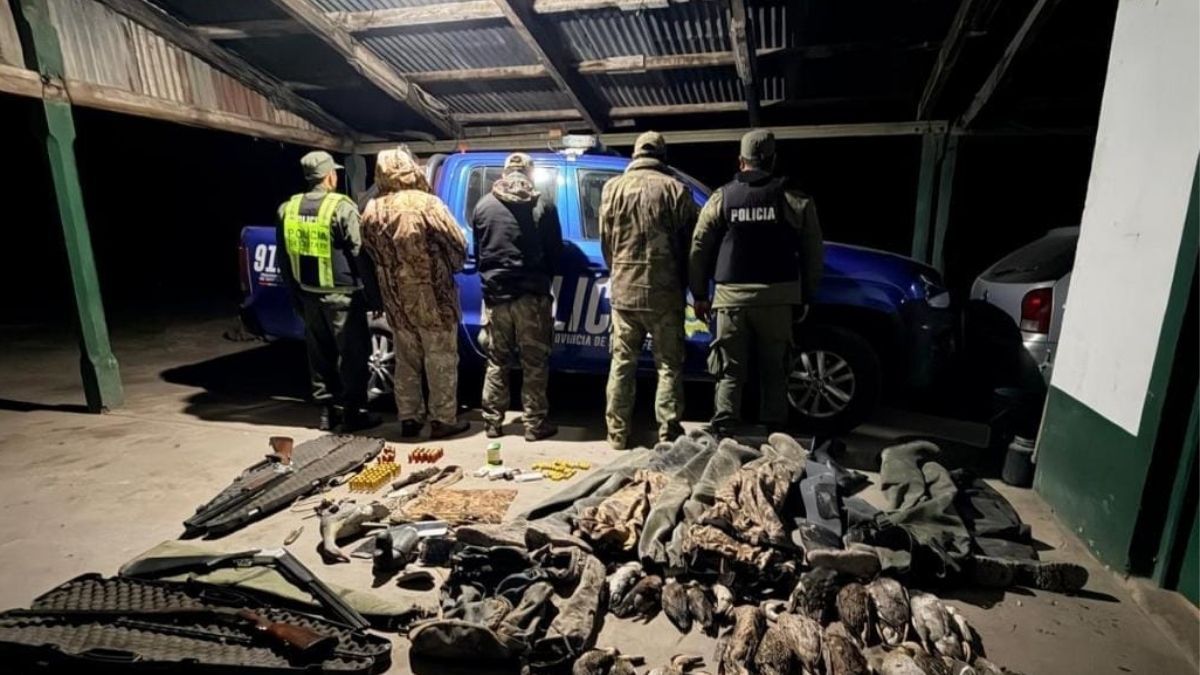 Efectivos de Los Pumas secuestraron tres escopetas y 24 patos silvestres en un procedimiento por caza ilegal en el norte de Santa Fe.
