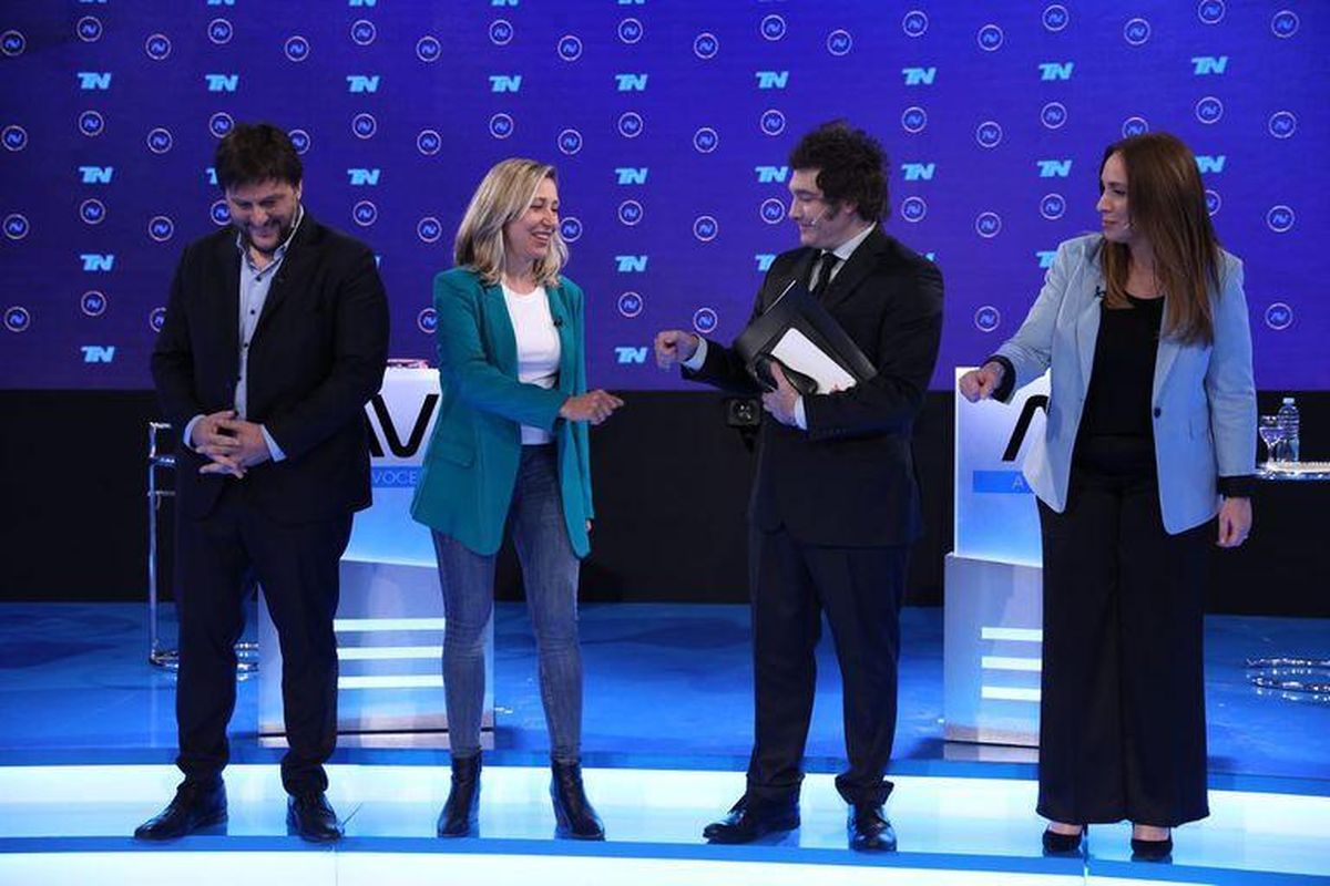 Myriam Bregman le negó el saludo a Javier Milei en el debate de diputados porteños en 2021.