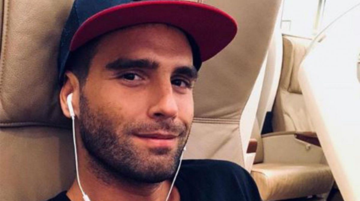 El actor se habría vinculado con la China Suárez cuando ella aún estaba en pareja con Benjamín Vicuña. &nbsp;